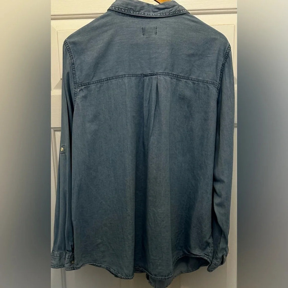 Simply Emma Women’s Button Down Light Denim Long Sleeve Shirt Size 2X - Picture 2 of 6